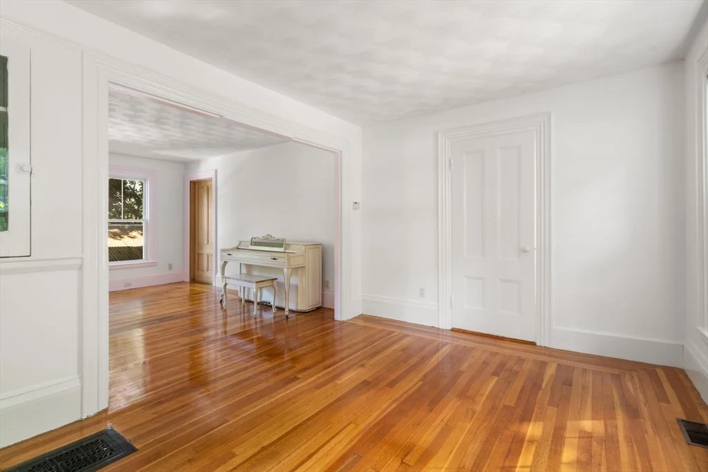 Photo of 26 Centre Ave