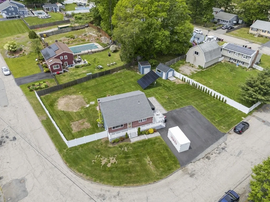 Photo of 76 Maplewood Cir