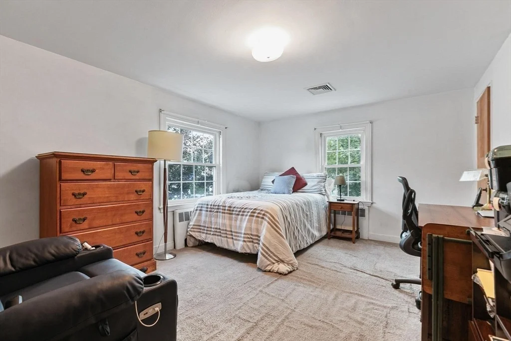Photo of 79 Livermore Rd