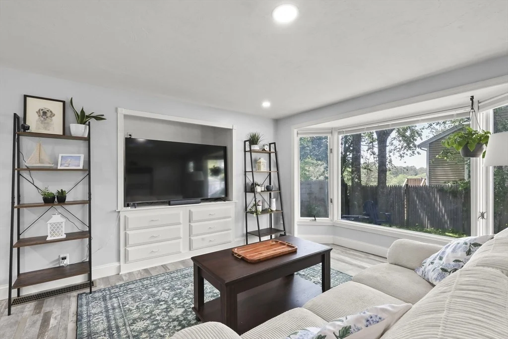 Photo of 46 Sunset Blvd
