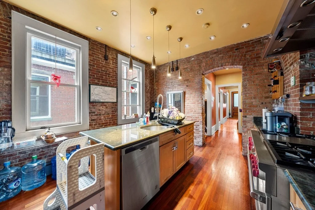 Photo of 16 Perrin St