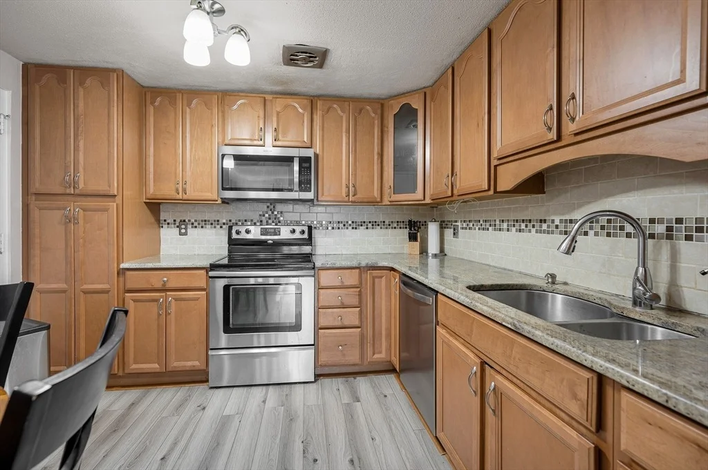 Photo of Unit 7 at A4 Colonial Dr