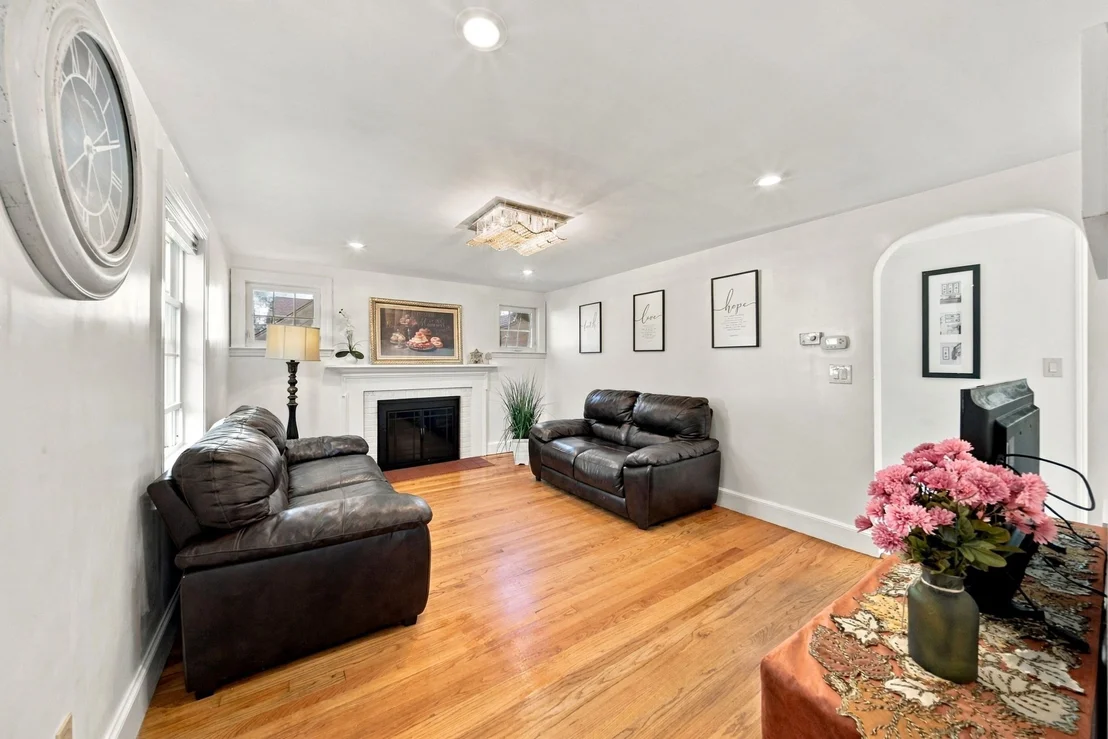 Photo of 147 Elmlawn Rd
