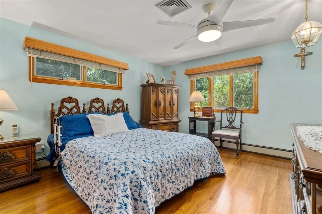 Photo of 15 Hobbs Brook Rd