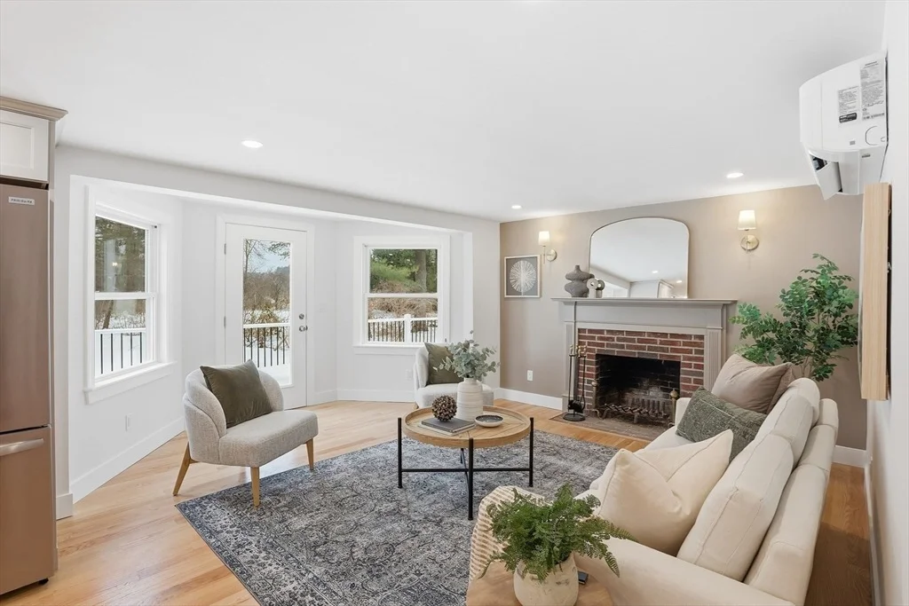 Photo of 4 Littlefield Rd