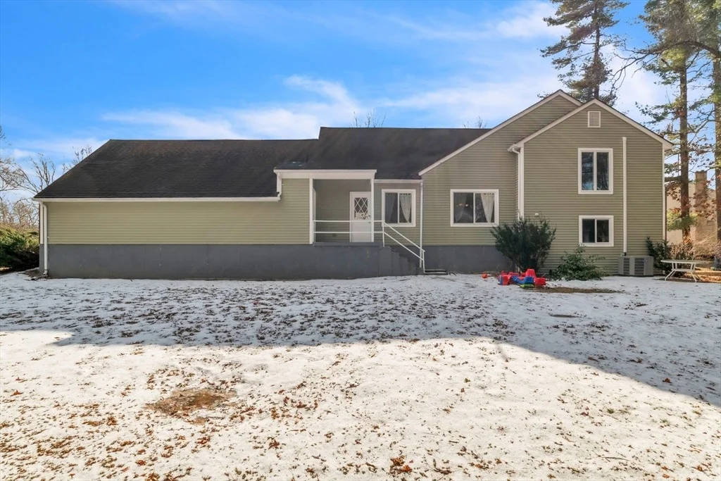 Photo of 11 Bonair Dr