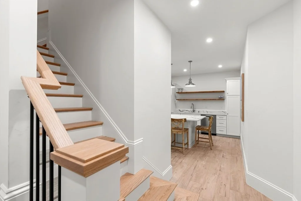 Photo of 10 Yankee Way