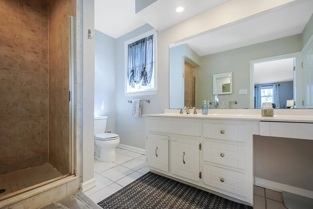Photo of 8 Chickering Ln