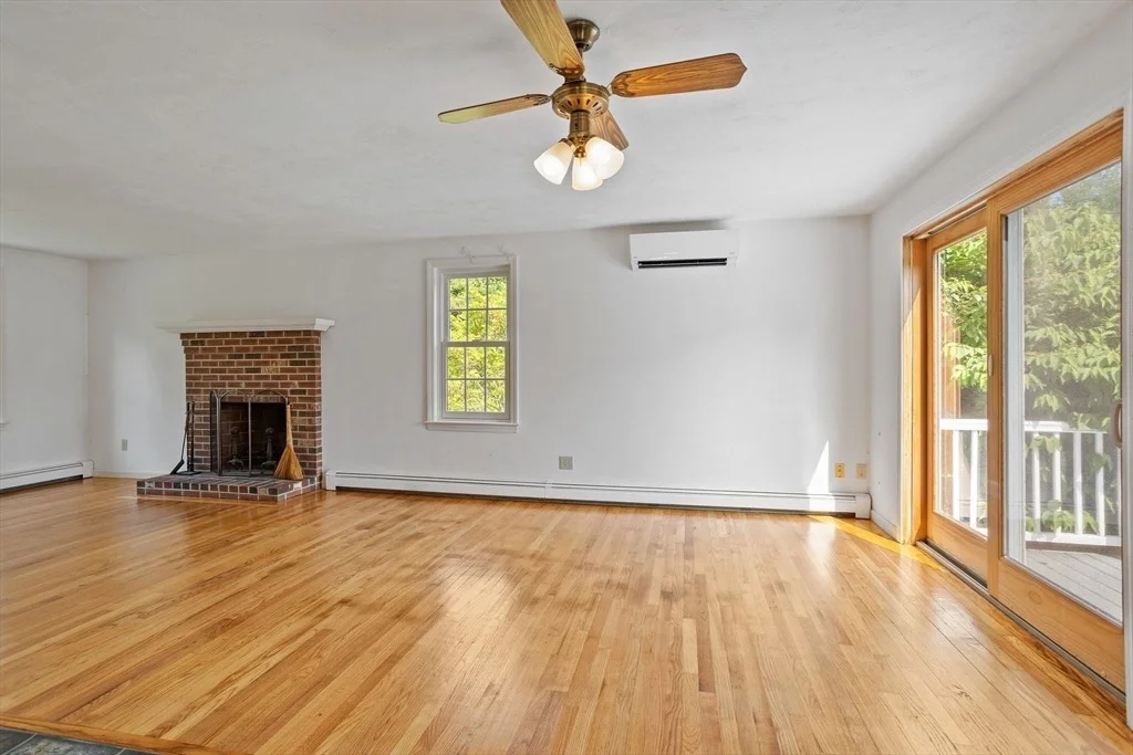 Photo of 10 Farm Rd