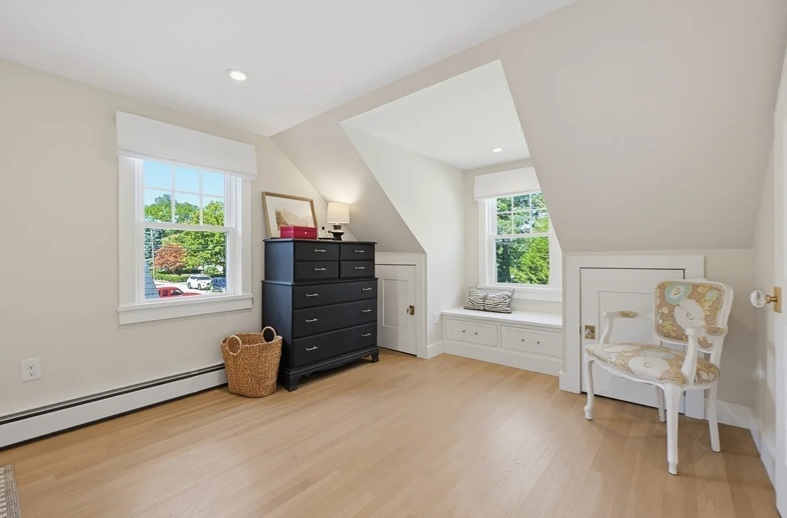 Photo of 6 Park Ave.