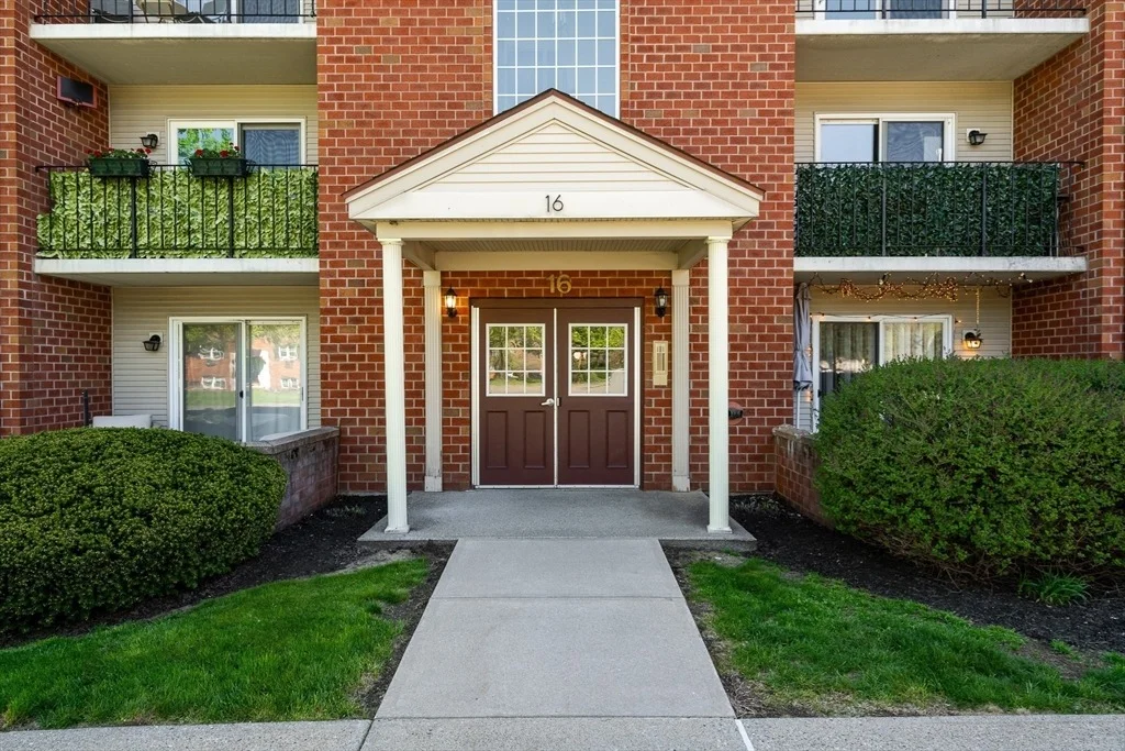 Photo of Unit K at 16 Maple Crest Cir
