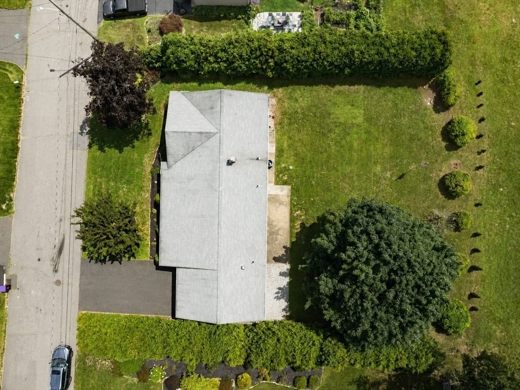 Photo of 17 Breton Ln