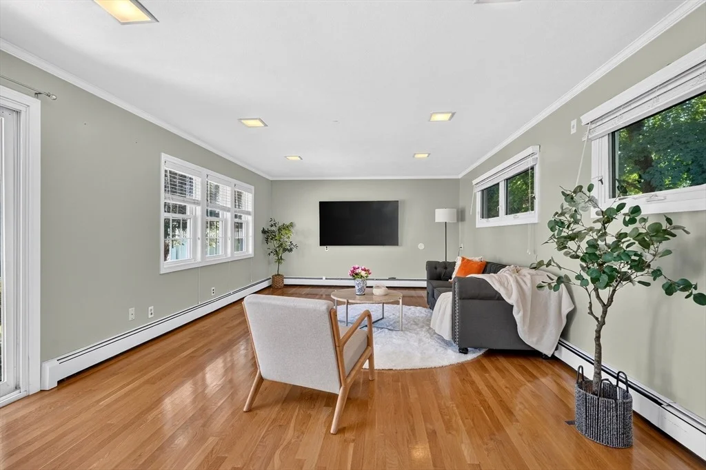 Photo of 32 Bobolink Rd