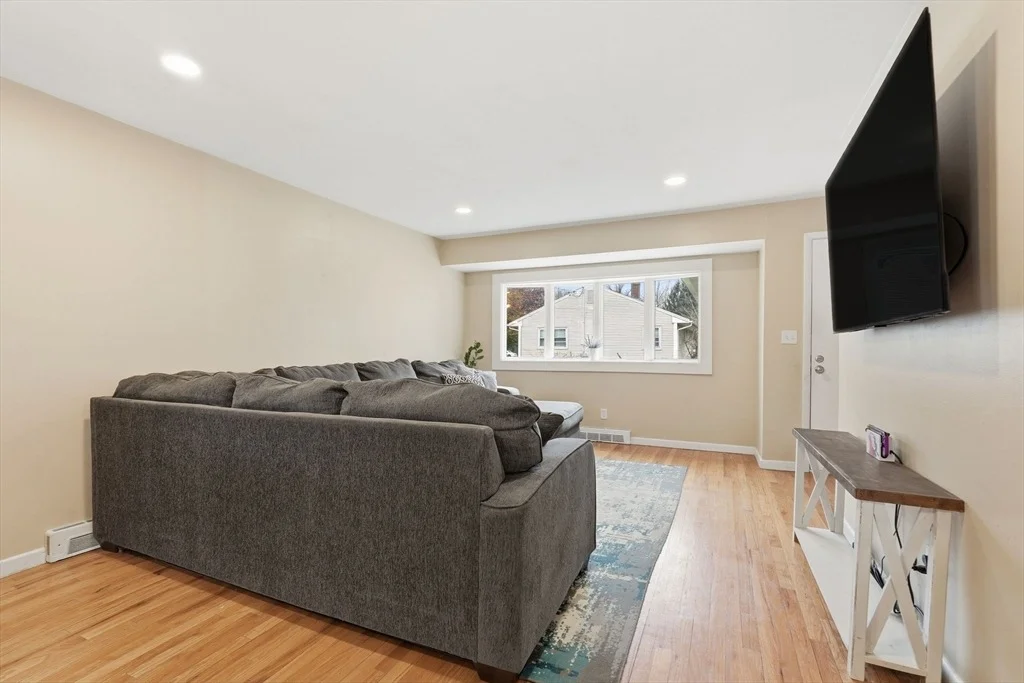 Photo of 30 Jerilis Dr