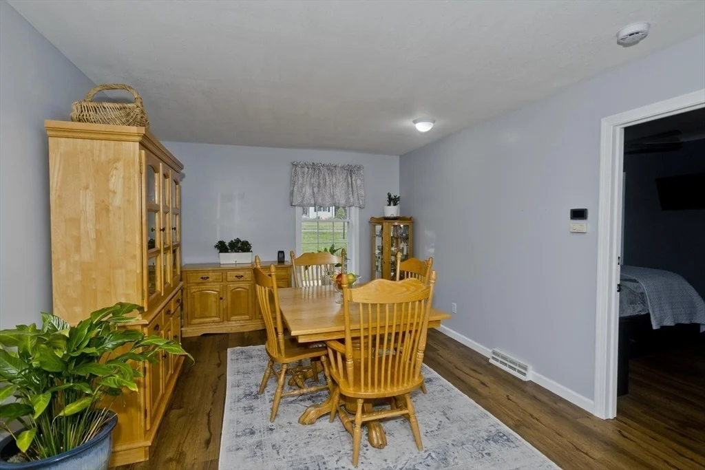 Photo of 76 Shaker Rd