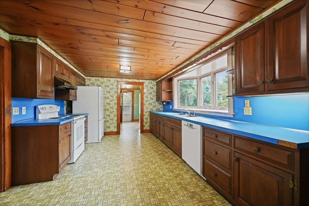 Photo of 651 Point Road