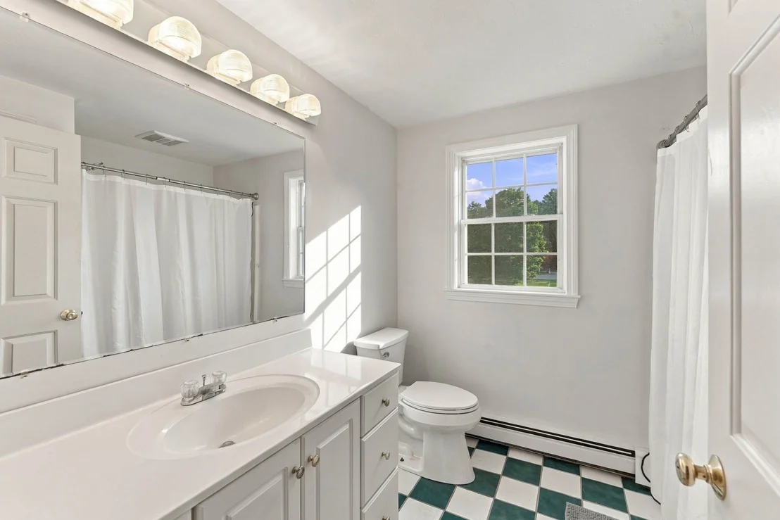 Photo of 27 Charles Ave