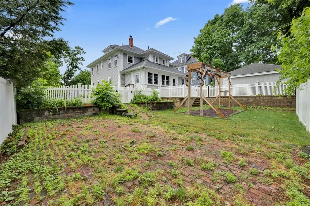 Photo of 14 Tahanto Rd