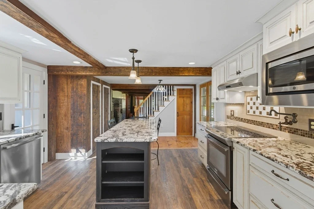 Photo of 227 Boston Rd