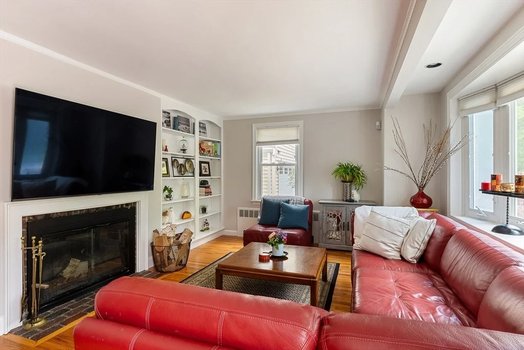 Photo of 389 Commonwealth Rd.