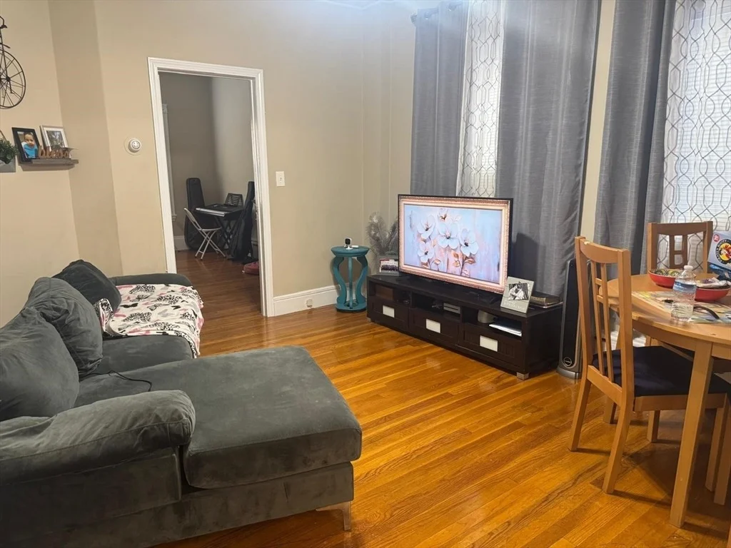 Photo of 98 Walnut St