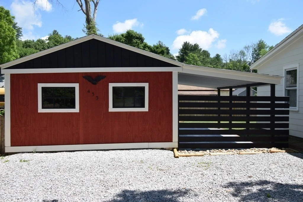 Photo of 433 Putnam Hill Rd