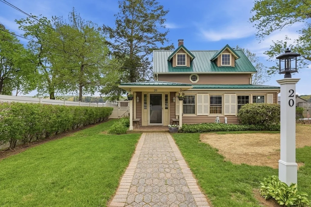 Photo of 20 Brunnell Avenue