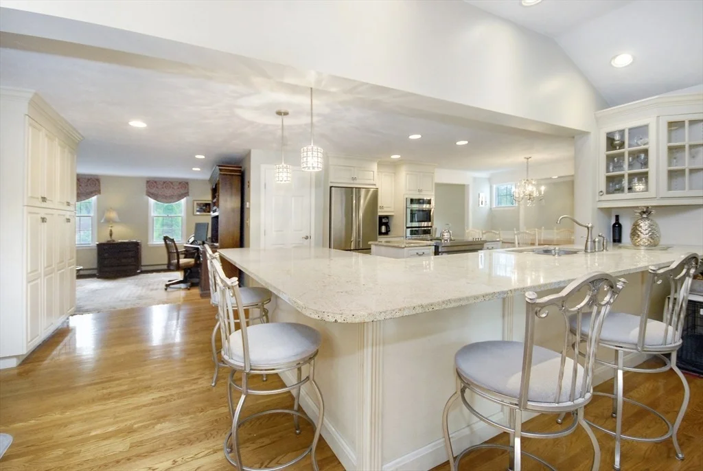 Photo of 2 Blackthorne Cir