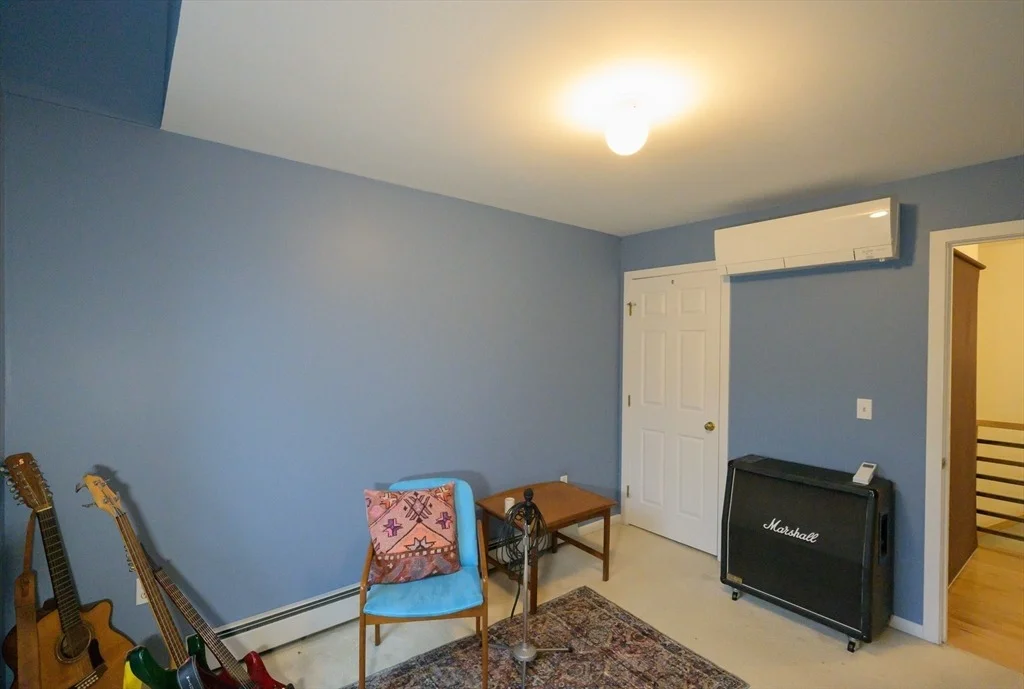 Photo of 39 Dennis Dr