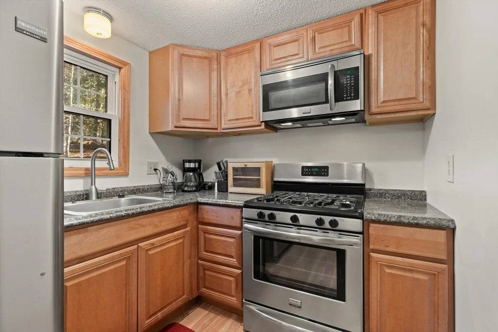 Photo of 73 Deerfield Rd