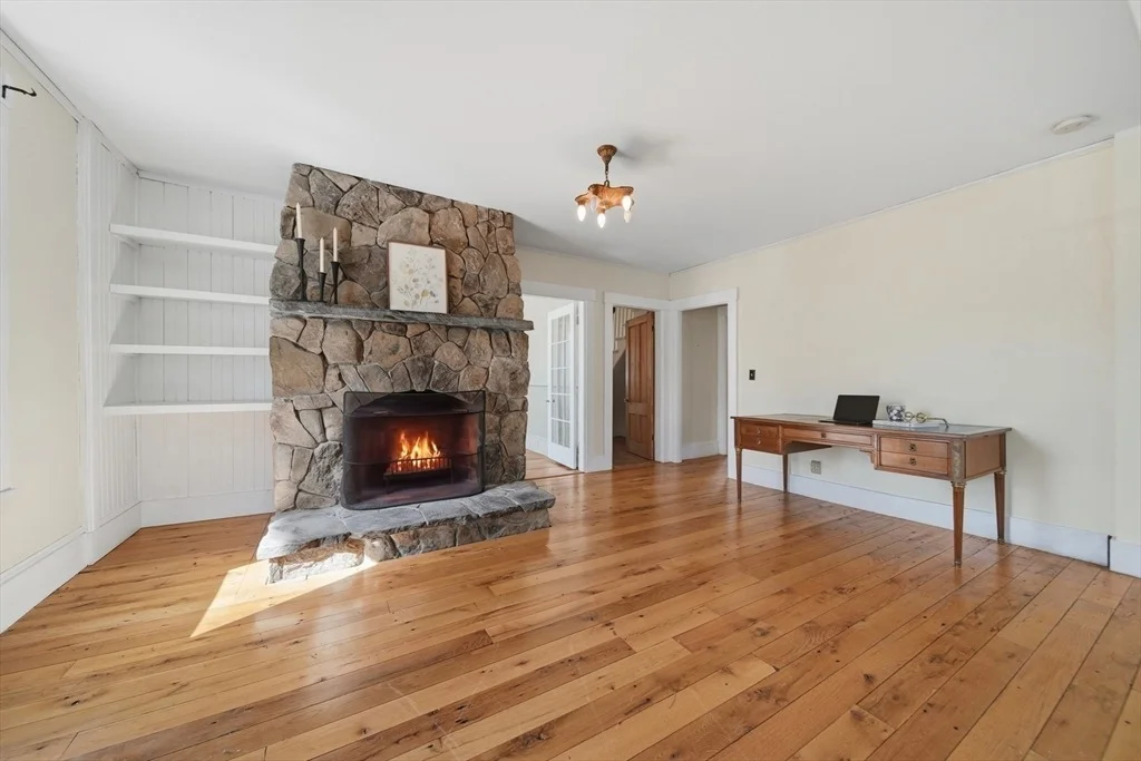 Photo of 1547 Main St