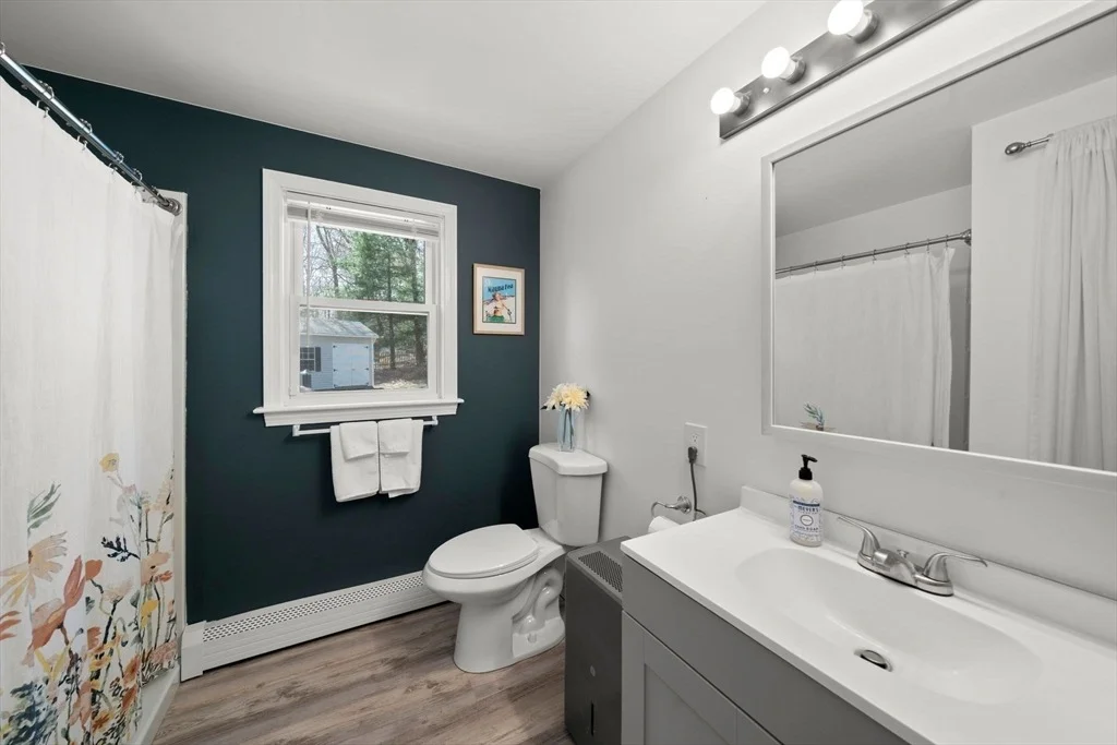 Photo of 25 Moon Compass Ln