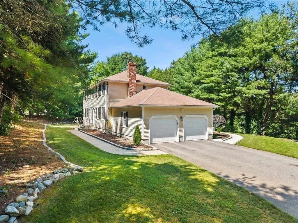 Photo of 74 Lakeview Rd