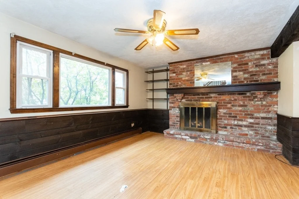 Photo of 49 Benton Circle