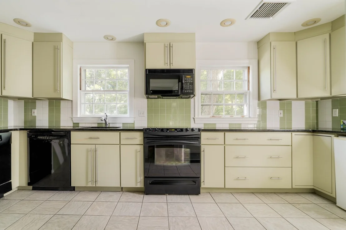 Photo of 77 Jordan Rd