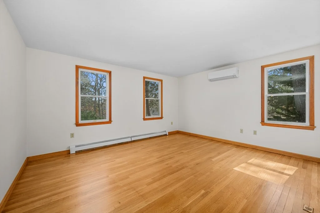 Photo of 296 Commons Way