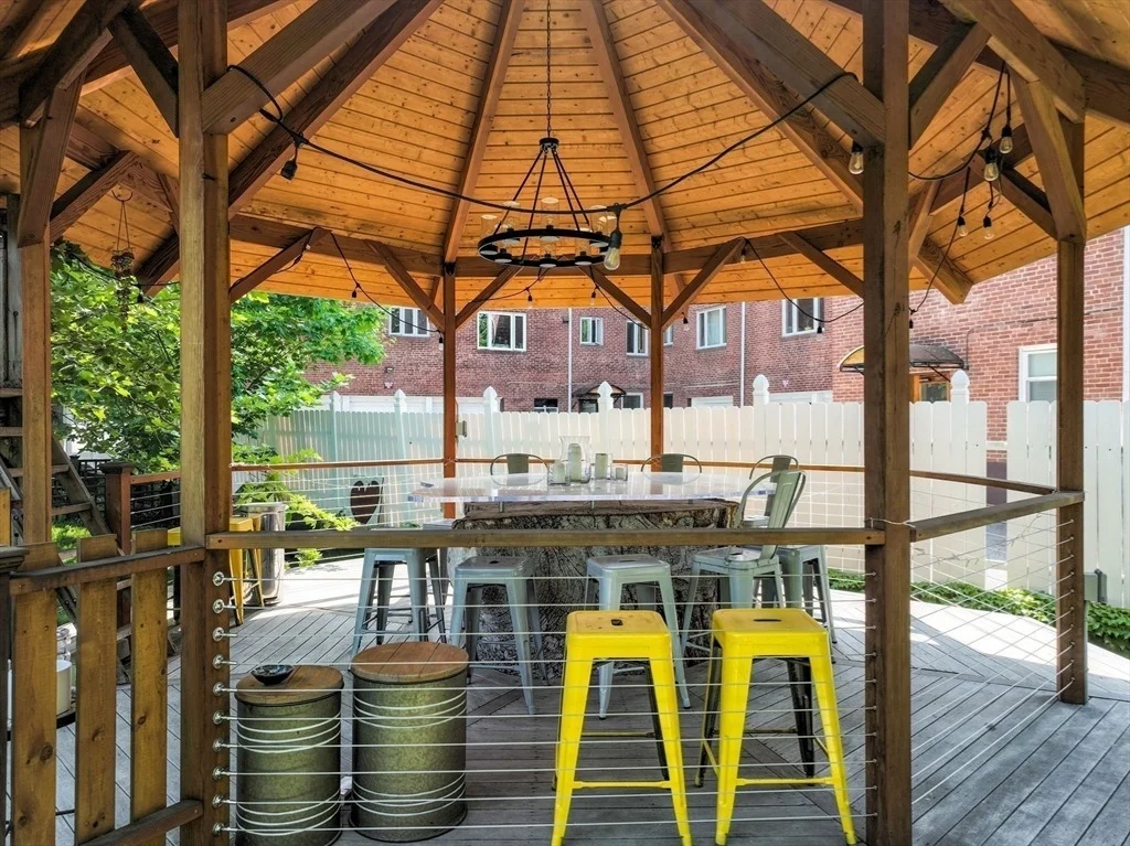 Photo of 327 Franklin St