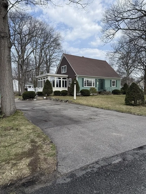 Photo of 89 Oakcrest Drive
