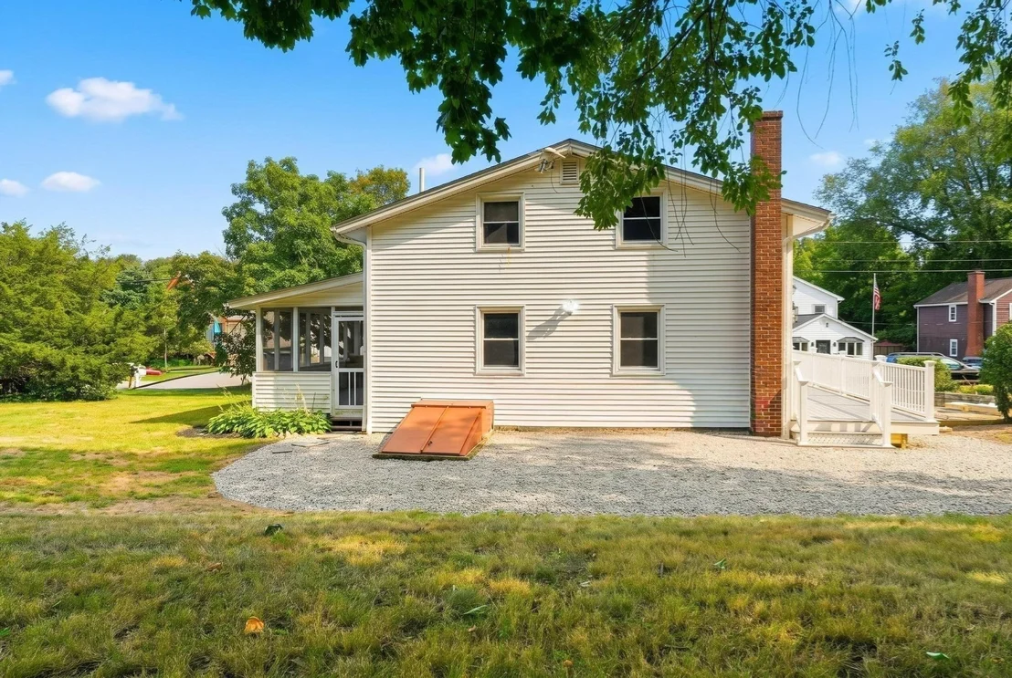 Photo of 98 Towne Way