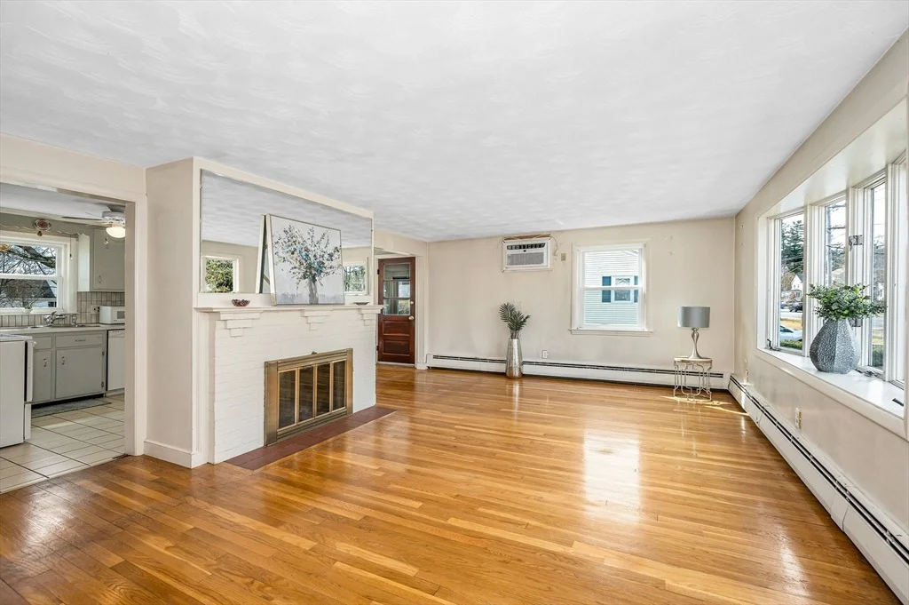 Photo of 49 Oak St
