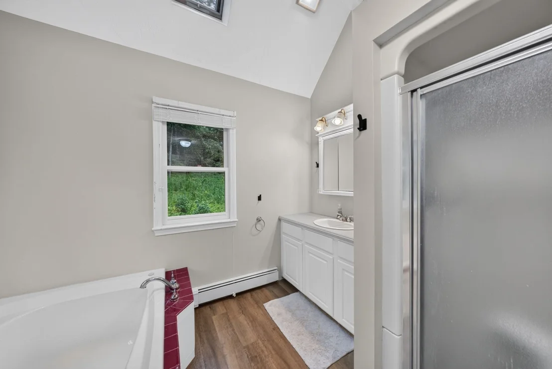 Photo of 10 Fairway Dr