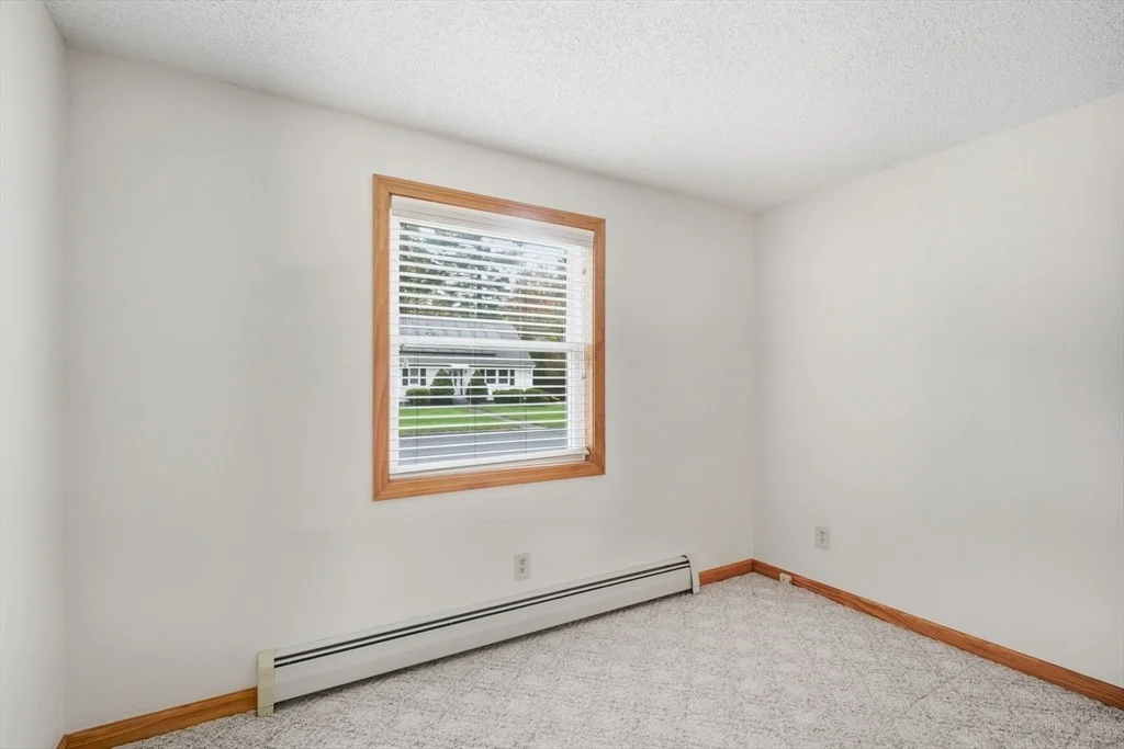Photo of 221 Glenoak Dr