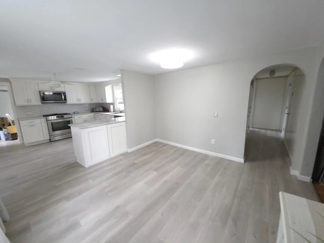 Photo of 417 River Rd