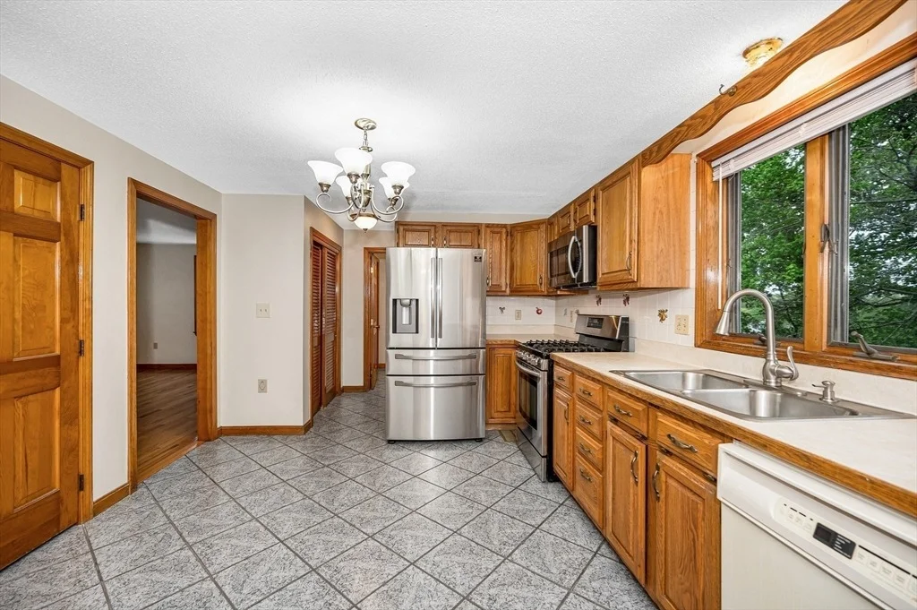 Photo of 91 Leonard Circle