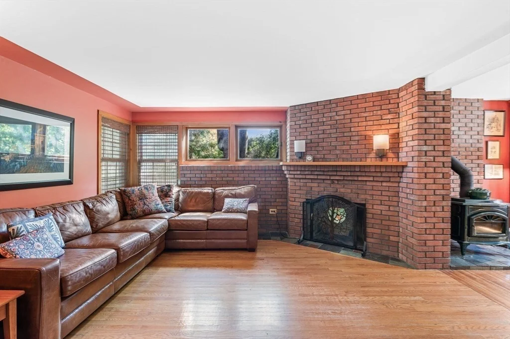Photo of 35 Cogswell Ave