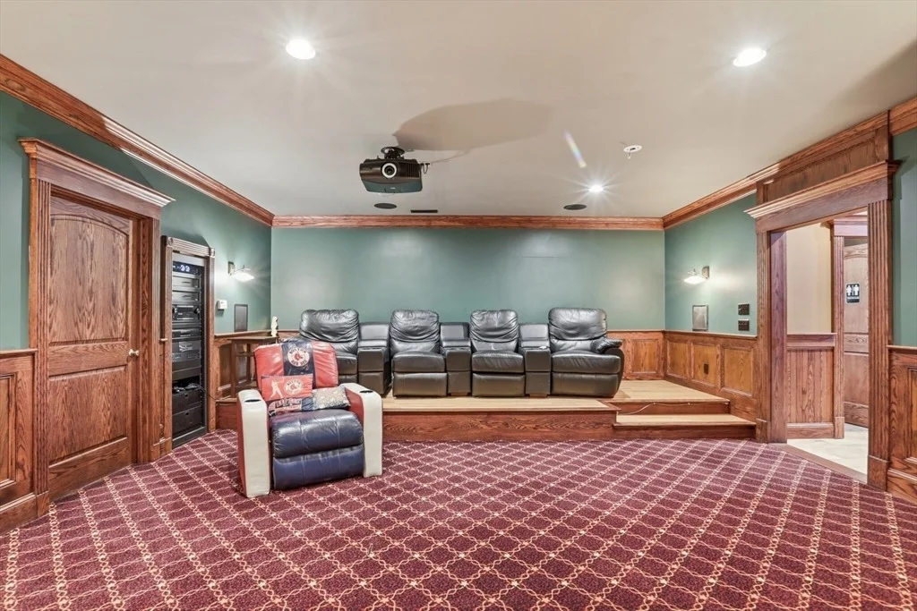 Photo of 20 Tarbox Ln