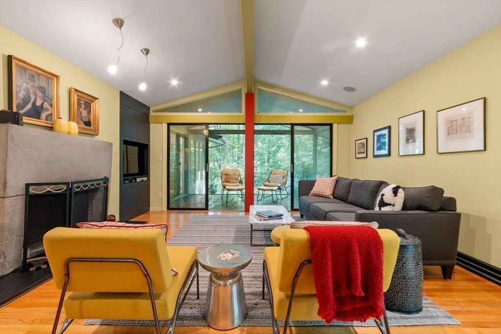Photo of 221 Pope Rd