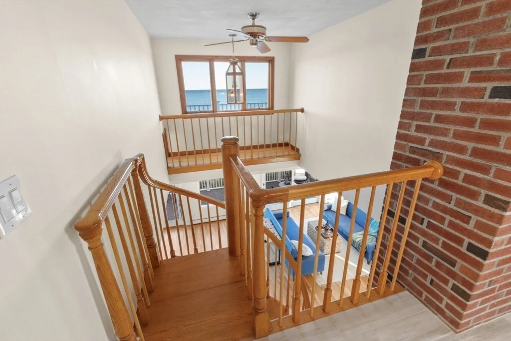 Photo of 360 N End Blvd