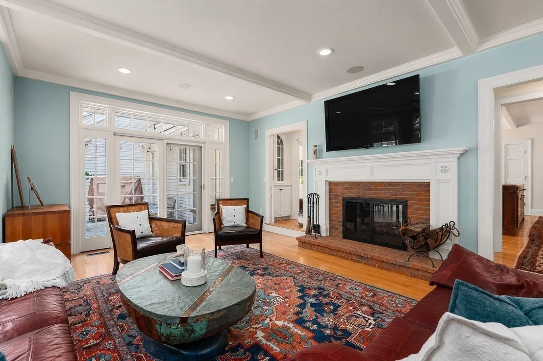 Photo of 1172 Lowell Rd
