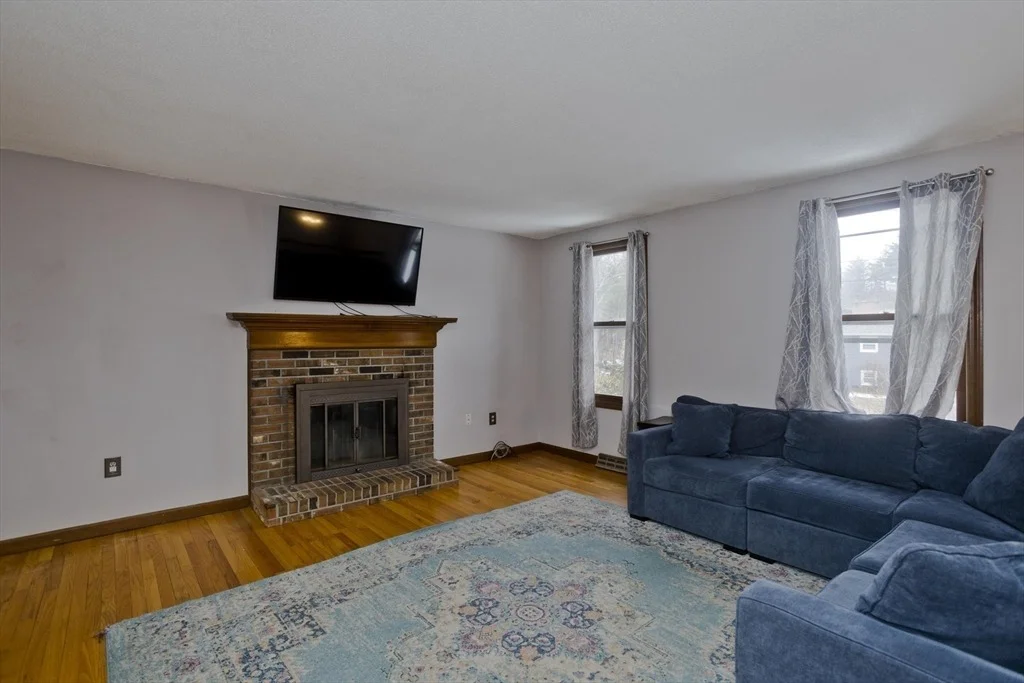 Photo of 11 Claren Dr